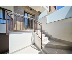 EXCLUSIVA VIVIENDA EN MACONDO UNA DE LAS MEJORES ZONAS DE MARACENA A 5 MINUTOS DEL METRO!!!