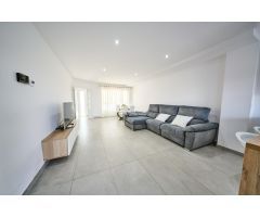 EXCLUSIVA VIVIENDA EN MACONDO UNA DE LAS MEJORES ZONAS DE MARACENA A 5 MINUTOS DEL METRO!!!