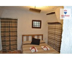 SE ALQUILA BONITA CUEVA PARA LARGA TEMPORADA EN CASTILLÉJAR (GRANADA)