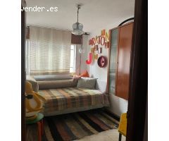 ¡Piso de alquiler ideal para estudiantes en Granada – Zona San Ildefonso!