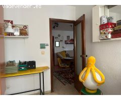 ¡Piso de alquiler ideal para estudiantes en Granada – Zona San Ildefonso!