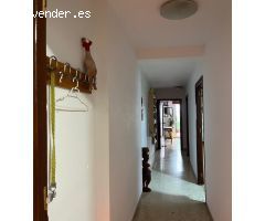 ¡Piso de alquiler ideal para estudiantes en Granada – Zona San Ildefonso!