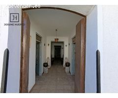???? Vivienda con patio para reformar en zona tranquila