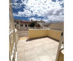 Bungalow tranquilo en El Limonar con piscina comunitaria.