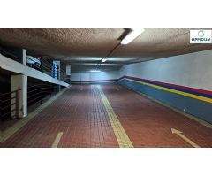 Garaje para dos coches grandes en calle Manuel Murguía 14, 