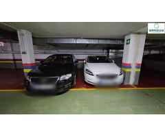 Garaje para dos coches grandes en calle Manuel Murguía 14, 