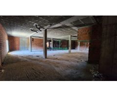 Se vende amplio local comercial en Rúa Xesteira, Bertamiráns (Ames, A Coruña)