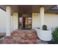 MAGNÍFICO CHALET UNIFAMILIAR EN ELORRIAGA. EN URBANIZACIÓN PRIVADA.