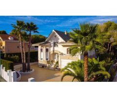 Chalet con piscina en Pinar de Campoverde