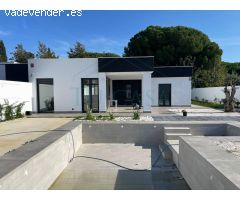 Chalet a estrenar con piscina para larga temporada