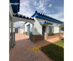 Chalet en Venta en Los Carmonas, Sevilla