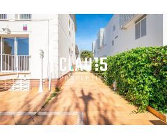 Casa esquinera en alquiler en primera línea de mar – Santa Susanna