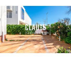 Casa esquinera en alquiler en primera línea de mar – Santa Susanna