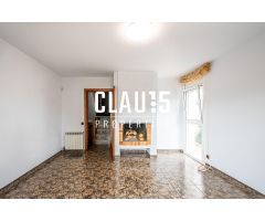 Casa esquinera en alquiler en primera línea de mar – Santa Susanna