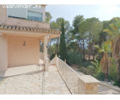 CHALET PARA VIVIR ,CON VIVIENDA MUY GRANDE Y PISCINA