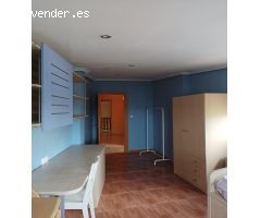 CHALET PARA VIVIR ,CON VIVIENDA MUY GRANDE Y PISCINA