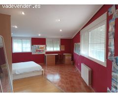 CHALET PARA VIVIR ,CON VIVIENDA MUY GRANDE Y PISCINA