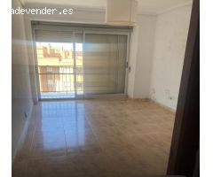 PISO EN VALENCIA SEMIREFORMADO CON ASCENSOR