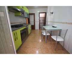 ¡Oportunidad Única en Alquiler! Amplio Piso amueblado con Patio Privativo y plaza de garaje