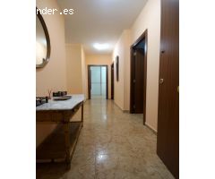 ¡Oportunidad Única en Alquiler! Amplio Piso amueblado con Patio Privativo y plaza de garaje
