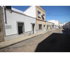 Casa en planta baja totalmente reformada con inmejorable ubicación.
