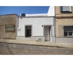 Casa en planta baja totalmente reformada con inmejorable ubicación.