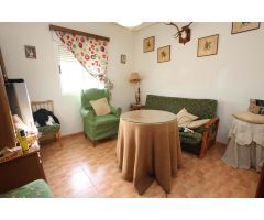 Casa con salida a dos calles y de esquina en Puebla de Obando