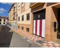 ¡Oportunidad única en el centro de Albolote!