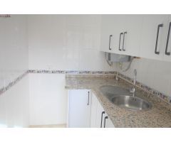 580  euros , comunidad incluida,  dos dormitorios, sin muebles , con garaje y trastero.