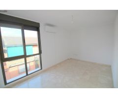 580  euros , comunidad incluida,  dos dormitorios, sin muebles , con garaje y trastero.