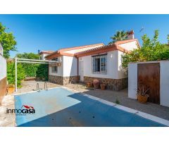 CASA INDEPENDIENTE EN PLANTA BAJA CON PISCINA!!