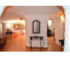 MARAVILLOSAS CUEVAS EN GORAFE, GRANADA