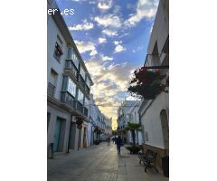 PISO EN VENTA CON GARAJE EN EL CENTRO DE CHICLANA