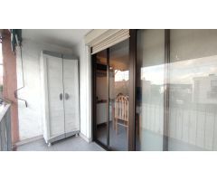 ¡Se vende amplio y luminoso piso en el Grup 25 de Setembre de Rubí!