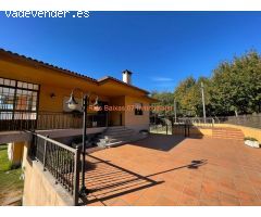 REF 2925 CASA 4 DORM. PLANTA BAJA CON GARAJE EN SOTANO Y JARDÍN CERRADO ( PONTEAREAS)