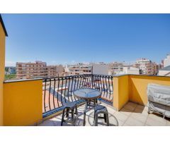 Ático a la venta en Torrevieja, cerca del puerto deportivo.