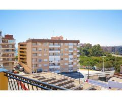 Ático a la venta en Torrevieja, cerca del puerto deportivo.