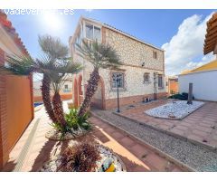 Chalet Independiente con Piscina en Orihuela Costa
