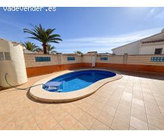 Chalet Independiente con Piscina en Orihuela Costa