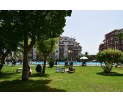 Bonito apartamento con piscina y vistas al mar