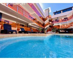 APARTAMENTO PLANTA BAJA -  ESQUINAZO - SOLEADO - GARAJE INCLUIDO - PISCINA COM.