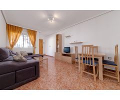 BUNGALOW DE 2 DORMITORIOS CON JARDIN Y PISCINA COMUNITARIA A ESCASOS METROS DEL CAMPO DE GOLF