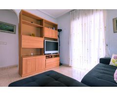 Luminoso apartamento de 2 dormitorios con terraza orientada al sureste en Torrevieja