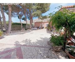 Encantadora Propiedad con Piscina y Vistas en Hondon de las Nieves