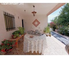 Encantadora Propiedad con Piscina y Vistas en Hondon de las Nieves