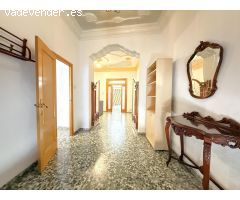 Casa de pueblo para reformar en Bellreguard – Amplia, con terraza y gran potencial