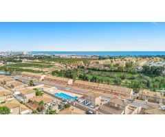Exclusiva villa independiente de estilo mediterráneo con vistas al mar y piscina privada