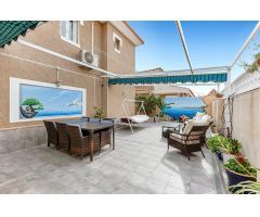 Exclusiva villa independiente de estilo mediterráneo con vistas al mar y piscina privada