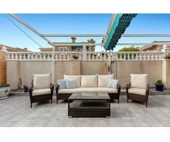 Exclusiva villa independiente de estilo mediterráneo con vistas al mar y piscina privada