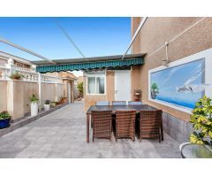 Exclusiva villa independiente de estilo mediterráneo con vistas al mar y piscina privada